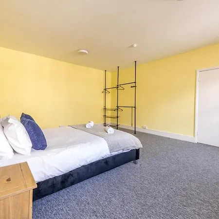 7 Bedroom House With Free Parking By Prescott Apartment Bristol
