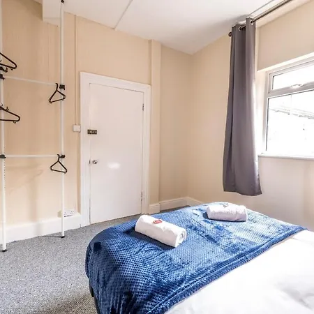 7 Bedroom House With Free Parking By Prescott Apartment Bristol