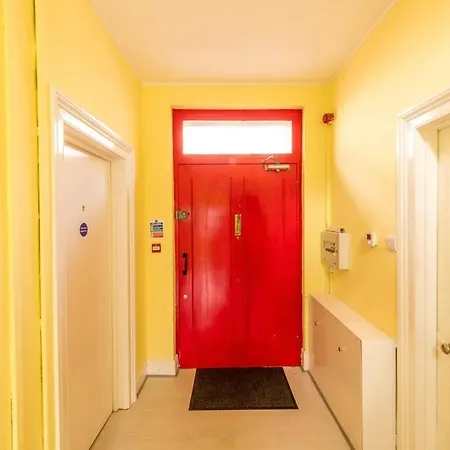 7 Bedroom House With Free Parking By Prescott Apartment *