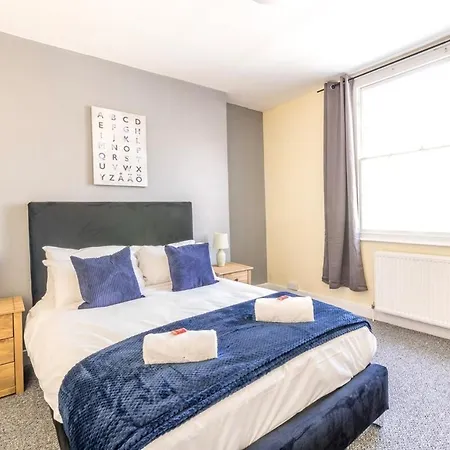 Apartment 7 Bedroom House With Free Parking By Prescott Bristol