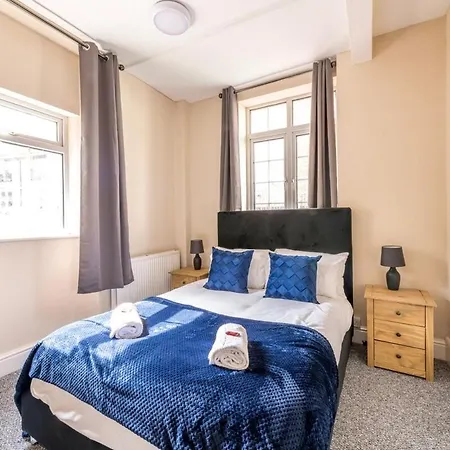 Apartment 7 Bedroom House With Free Parking By Prescott Bristol